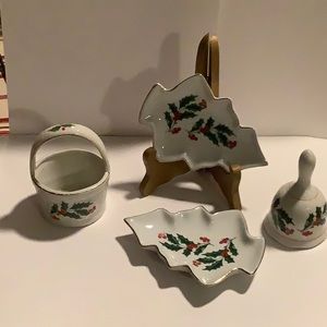 Ceramic Christmas Mistle Toe Decor